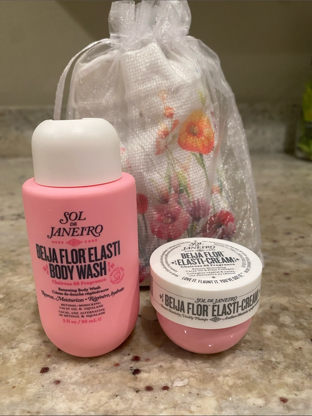 Sol de Janeiro Beija Flor Elasti Body Wash & Elasti-Cream w/ Gift Bag